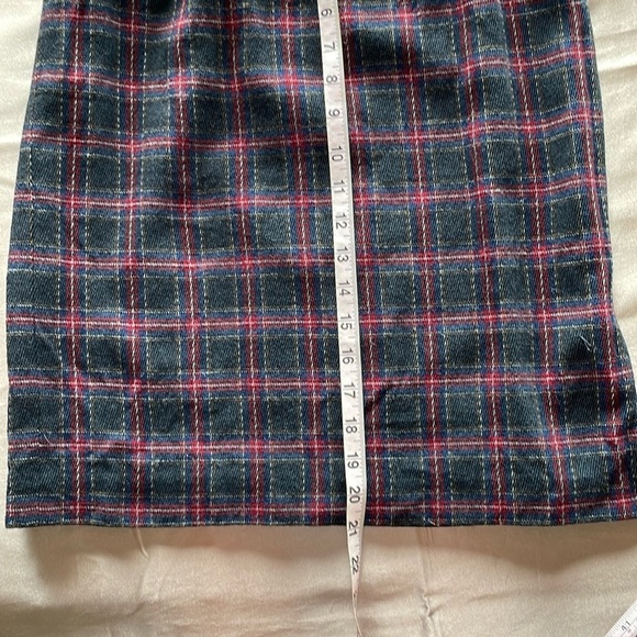 Vintage Liz Claiborne Plaid Wool Pencil Skirt Preppy Charcoal Red Blue Size 8P - Picture 8 of 11
